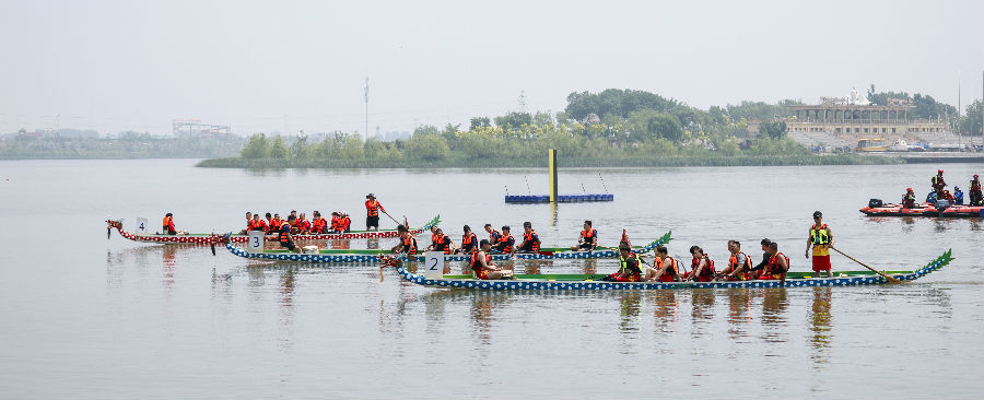 龙舟参赛队伍（刘霄华 摄）