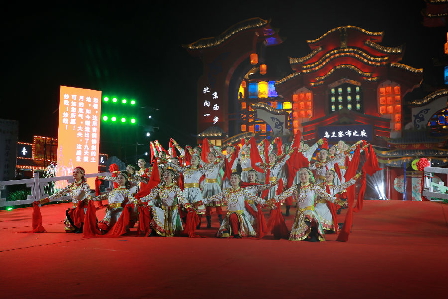 “乌兰察布之夜”开街仪式现场（盖文佳 摄）