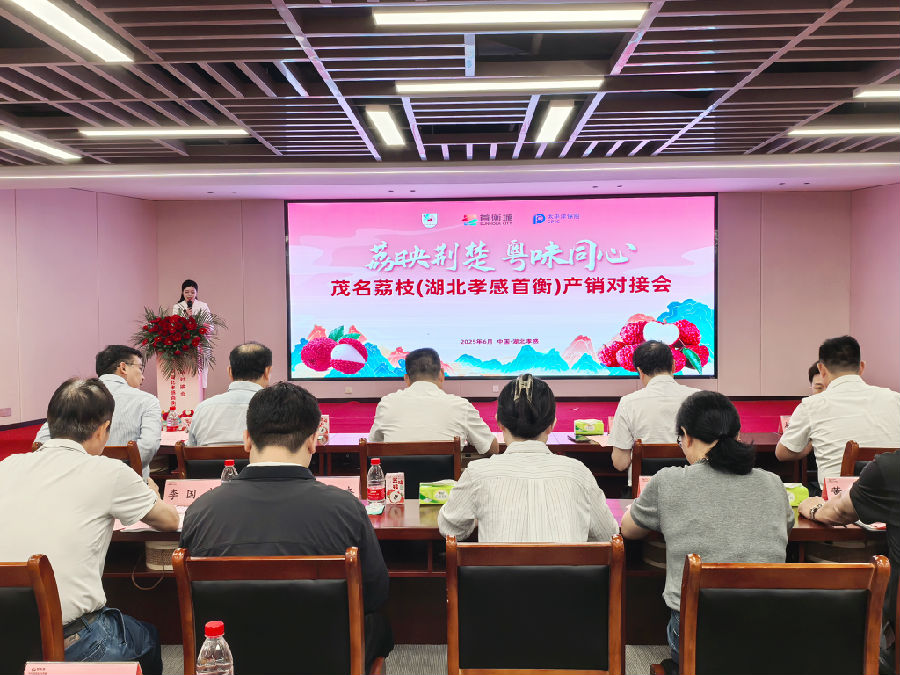 &nbsp;图为产销会现场（余惠玲 摄）