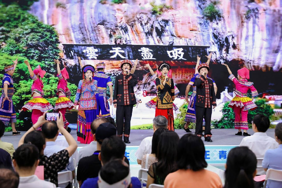 歌舞《欢乐壮乡》（宋嘉颖 摄）