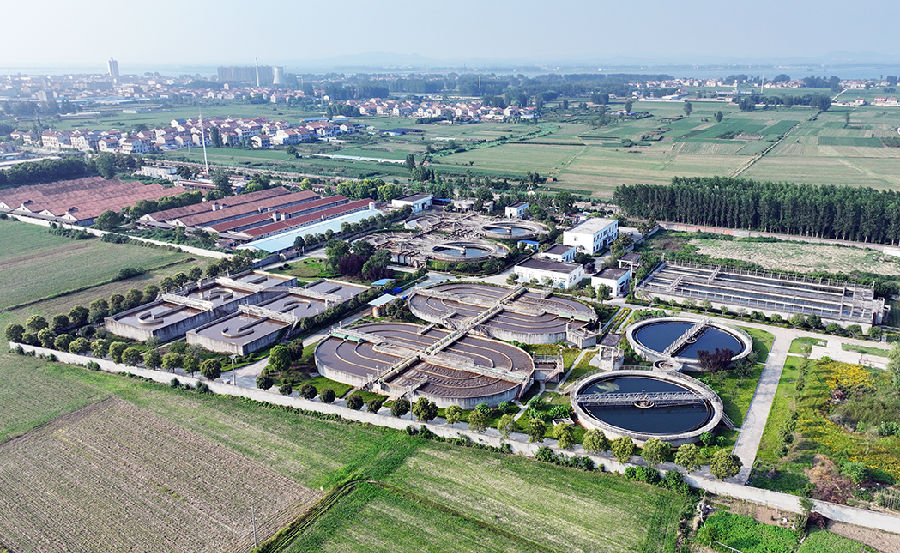 &nbsp;图为宜城市城区污水处理厂航拍（李勤 摄）