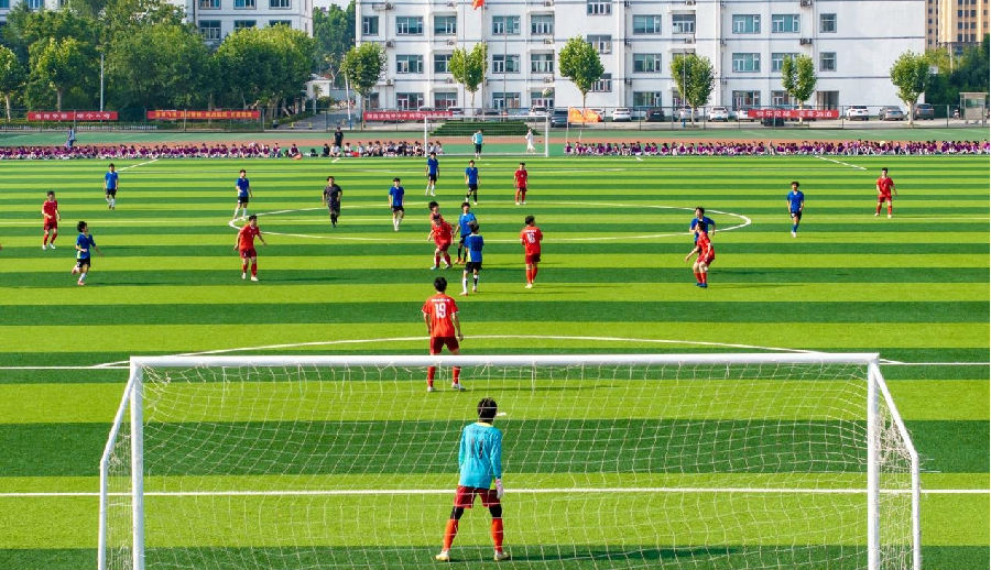 灌南县第11届“县长杯”校园足球联赛现场（孙荪 摄）