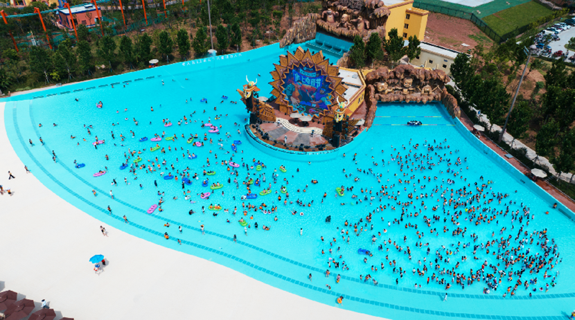 方特水世界在开园当日便收获了火爆人气 戚原 &nbsp;摄