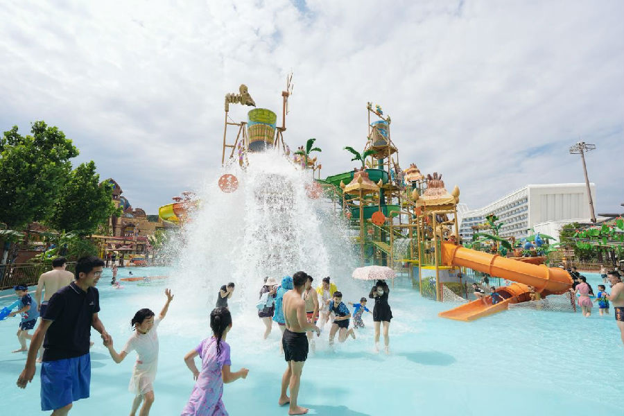 方特水世界在开园当日便收获了火爆人气 戚原 &nbsp;摄