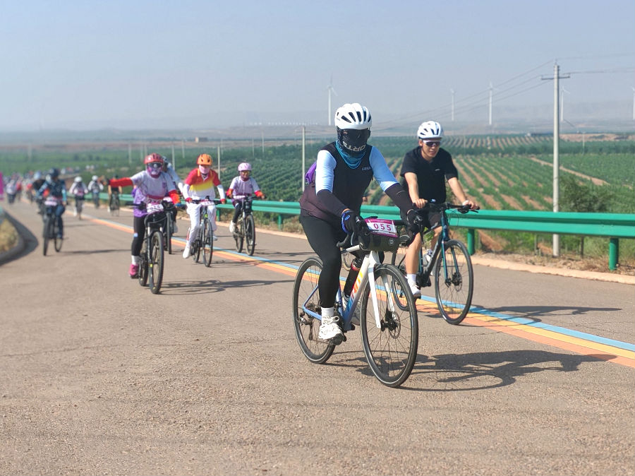 骑行途中&nbsp;闫萍摄&nbsp;