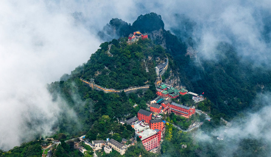 十堰武当山航拍图（梁洪 摄）