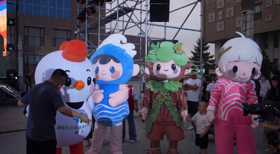 “我心向海·最美七月”主题文旅系列活动寻味通榆音乐狂欢夜拉开帷幕（苑望 摄）