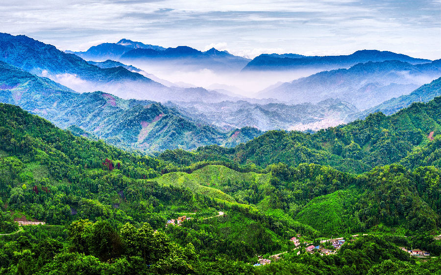 清凉的什邡市蓥华山（张世浩 摄）