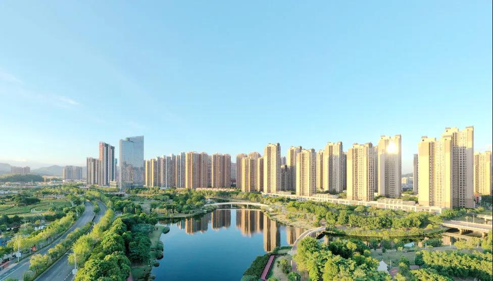 天蓝、城绿、水清、景美的漳州台商投资区，产业兴旺的景象随处可见。（林华伟&nbsp;摄）