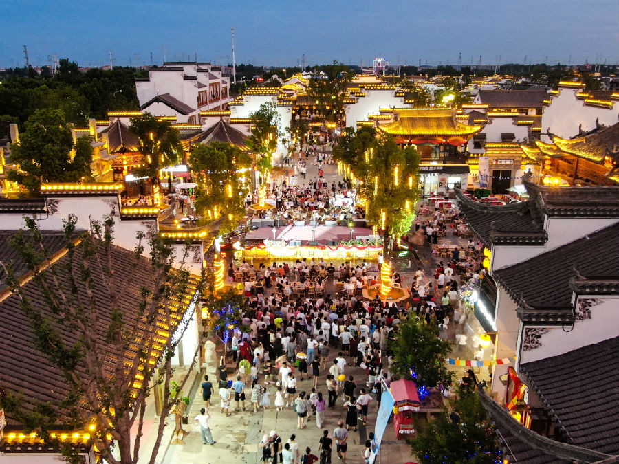 祥云湾夜经济火热（王建锋 摄）