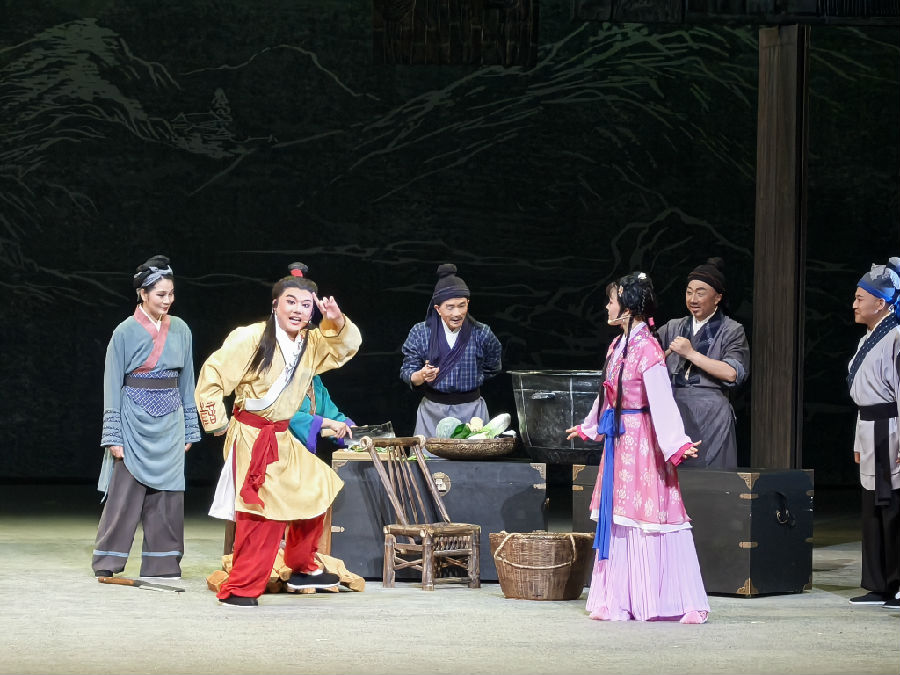 &nbsp;图为《梅城烟雨》精彩片段（余惠玲 摄）