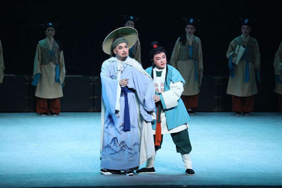 图为青年演员担纲主演（洪涛 摄）