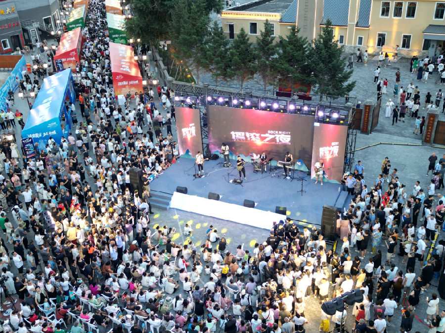 2025白城市消夏避暑休闲季盛大启幕（邢璐摄）