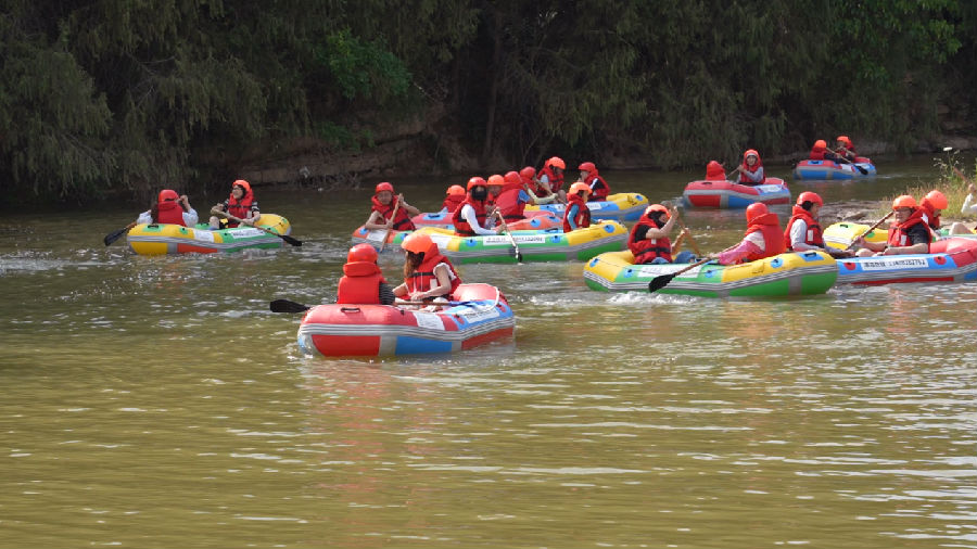 体验回水生态漂流项目（王紫烛 摄）