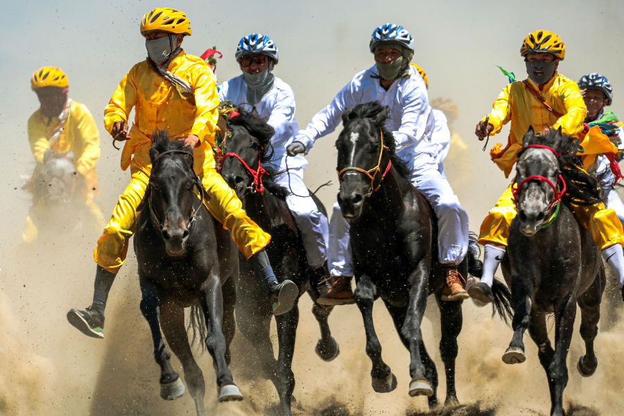 雅克赛马季现场 （严易程 摄）