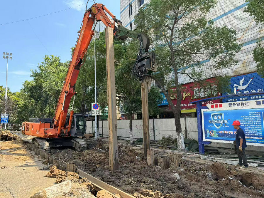 应城市古城大道排水工程施工现场（刘佳文 摄）