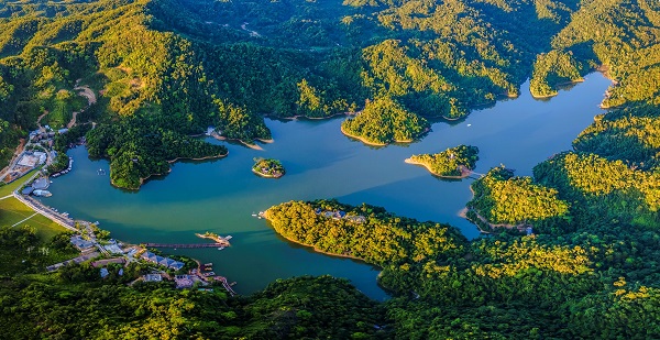 美丽的神玉岛（孟志军 摄）