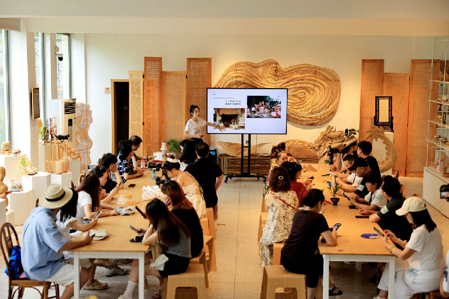  活动现场（戚原   摄）