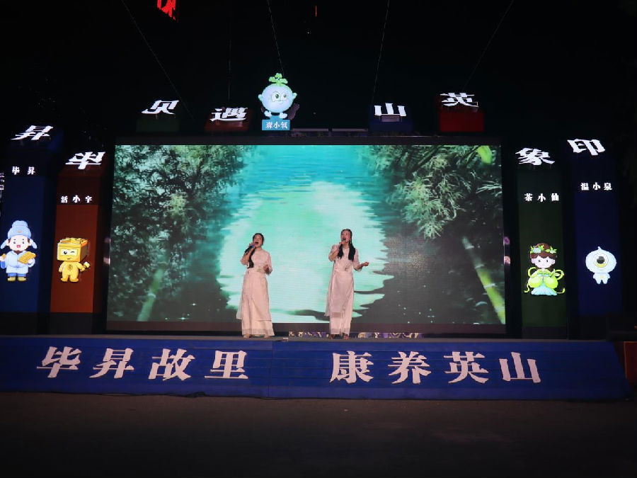 医护人员演唱歌声（刘钊海 摄）