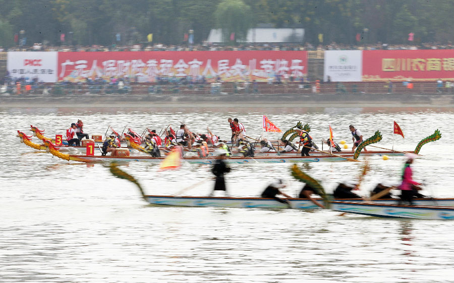 凤舟比赛现场（唐彪 摄）