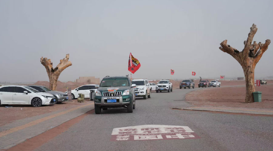 中国环塔丝路集结赛柯坪赛段（高依然 摄）