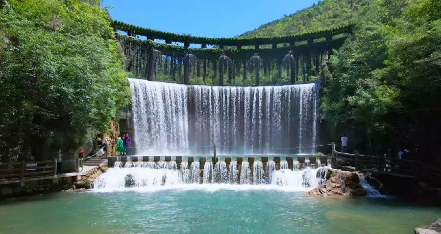郧西县五龙河景区（赵龙文 摄）