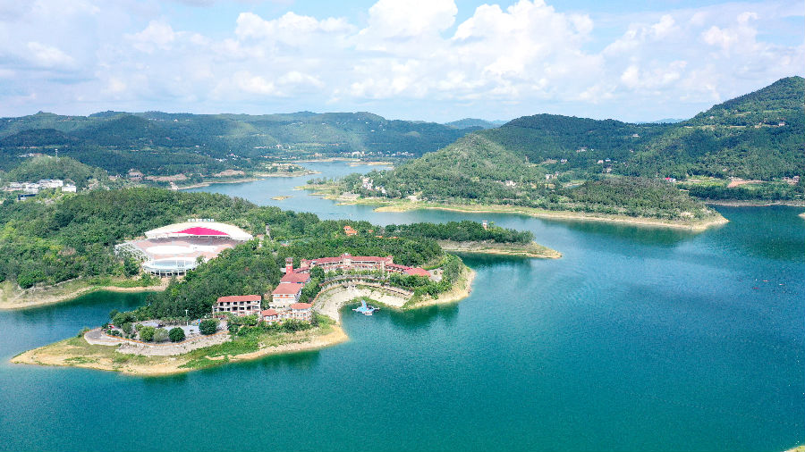 升钟湖碧波荡漾（张良 摄）