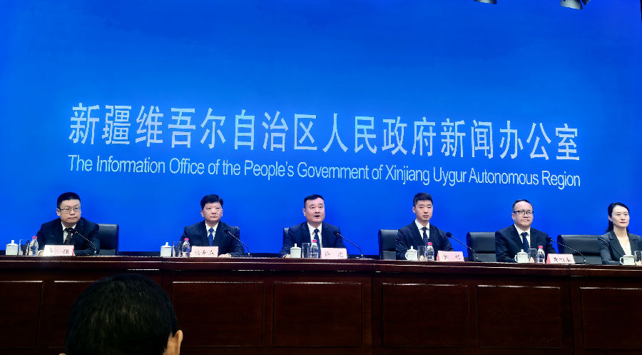 新闻发布会现场（查燕荣 摄）