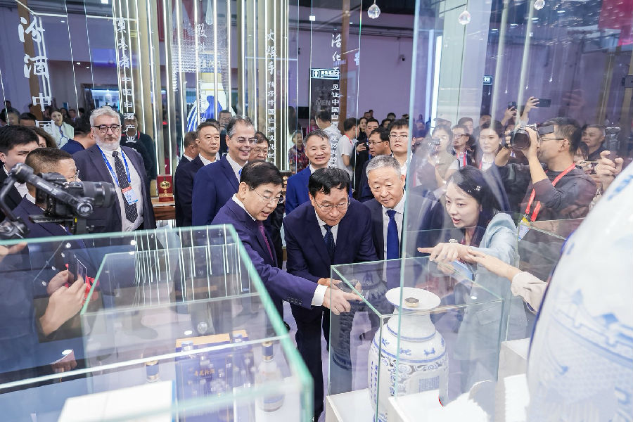 汾阳因酒而兴 未来更可期 （席兆平 摄）