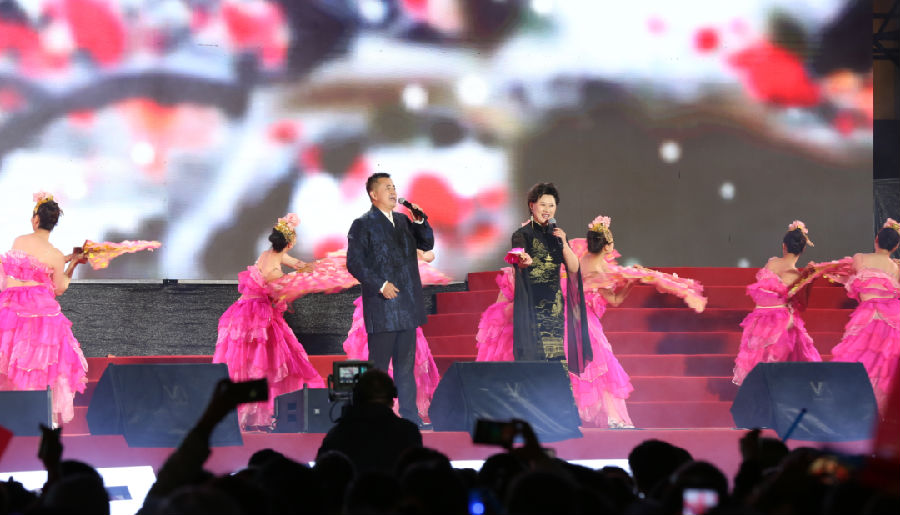 临江市2025年鸭绿江文化旅游宣传周主题晚会上演（李承儒 摄）