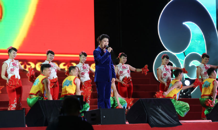 临江市2025年鸭绿江文化旅游宣传周主题晚会上演（李承儒 摄）