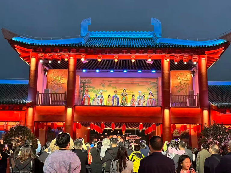 《武当一梦》景区夜晚演出现场（武荣 摄）