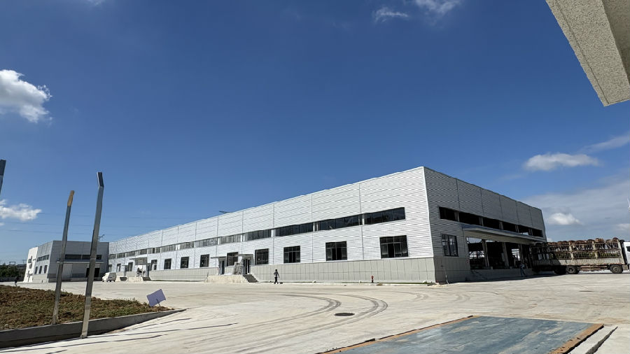 干净、整洁的肉牛厂（张文 摄）