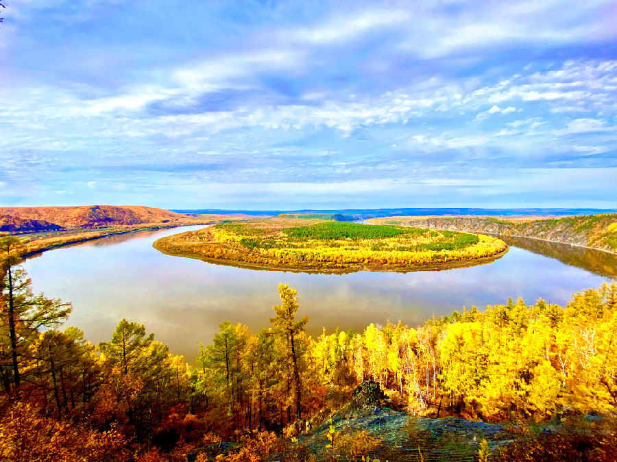 图强林业局龙江第一湾秋景（王永红 摄）