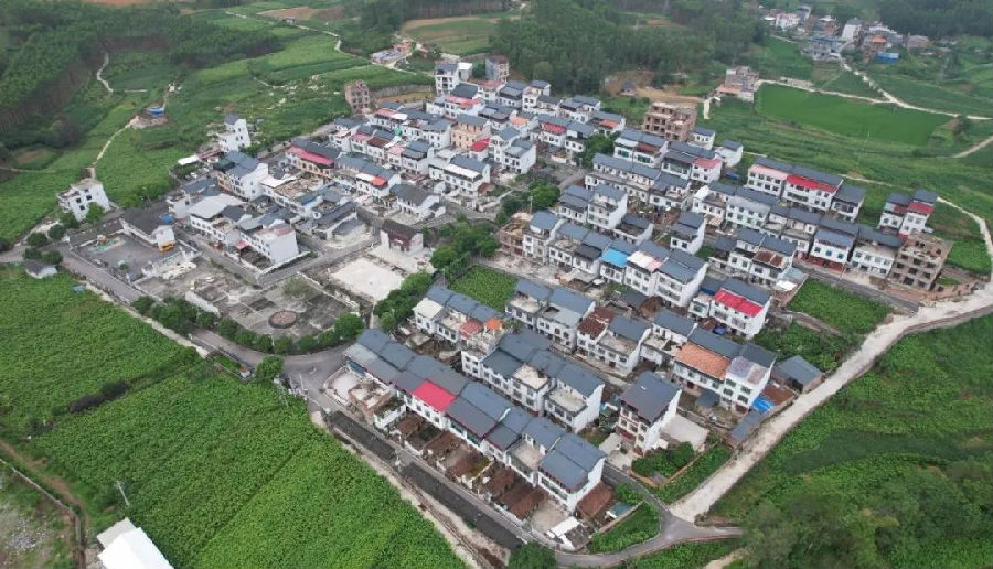 六纳村古令屯（蓝春青 摄）