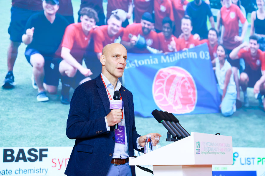 本杰明·李斯特现场作学术报告（叶伦 摄）