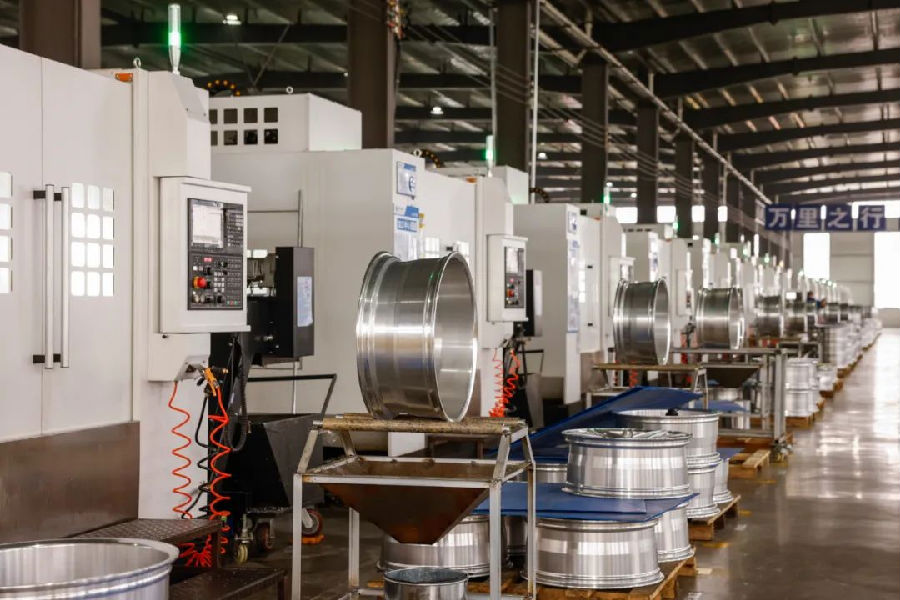 马牌轮毂智能数控加工中心（刘江 摄）