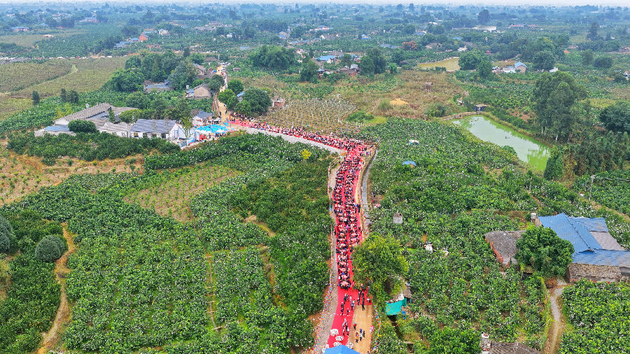 “祈寿饮宴”现场（刘杰 摄）