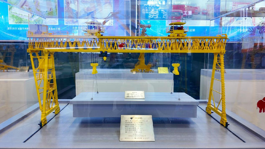 提梁机（张少刚 摄）