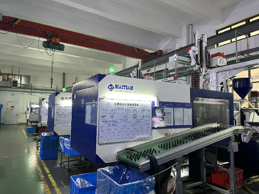  余姚市杰明喷雾器有限公司自动化车间 （张云霞 摄）