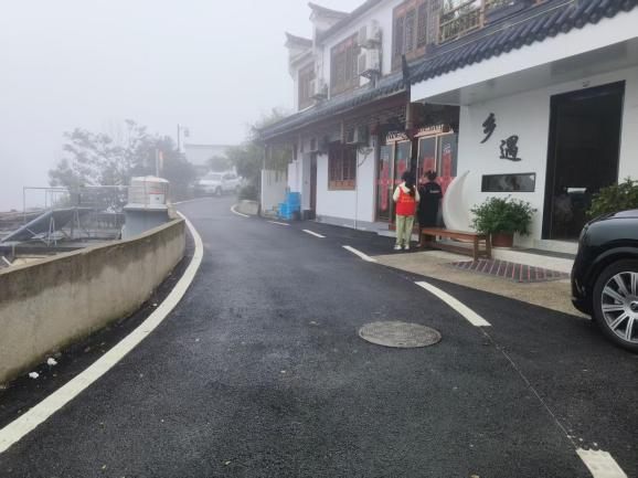 道路升级改造后 （刘旭 摄）