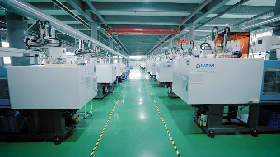 注塑车间（李宏达 摄）