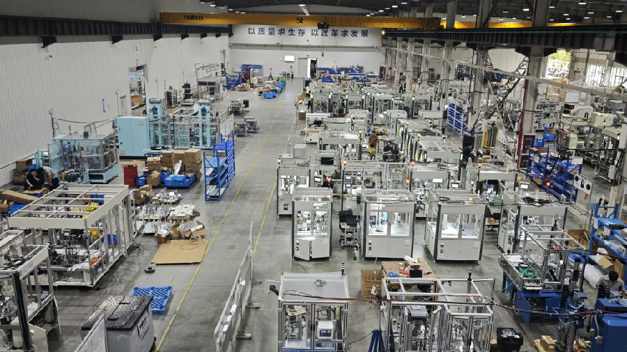 昆山阿普顿自动化系统有限公司生产车间（陆淳 摄）