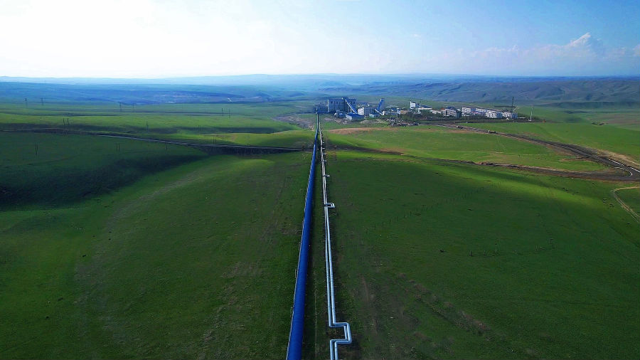 伊新煤业运煤皮带长廊（黄纤纤 摄）