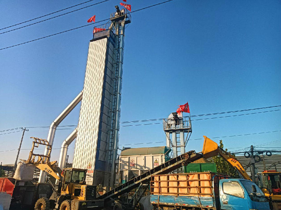 高作镇滕庄社区烘干塔（寇刚 摄）