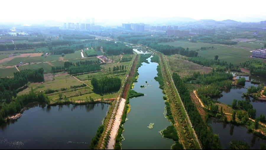 水清岸绿的康汇河（赵雨萌 摄）