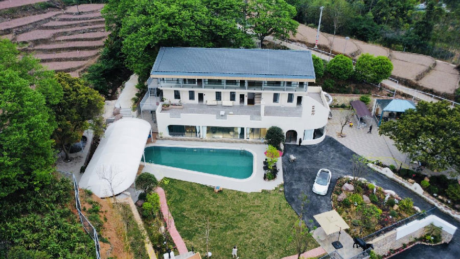 贺州市平桂区沙田镇狮南村茶旅文化产业项目研学基地航拍一角（覃文杰 摄）