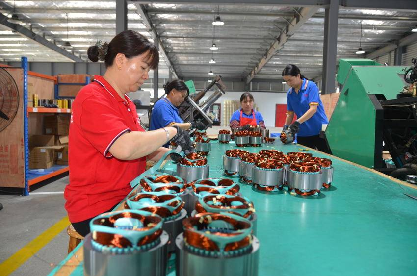 通过培训掌握一技之长（易荣波 摄）