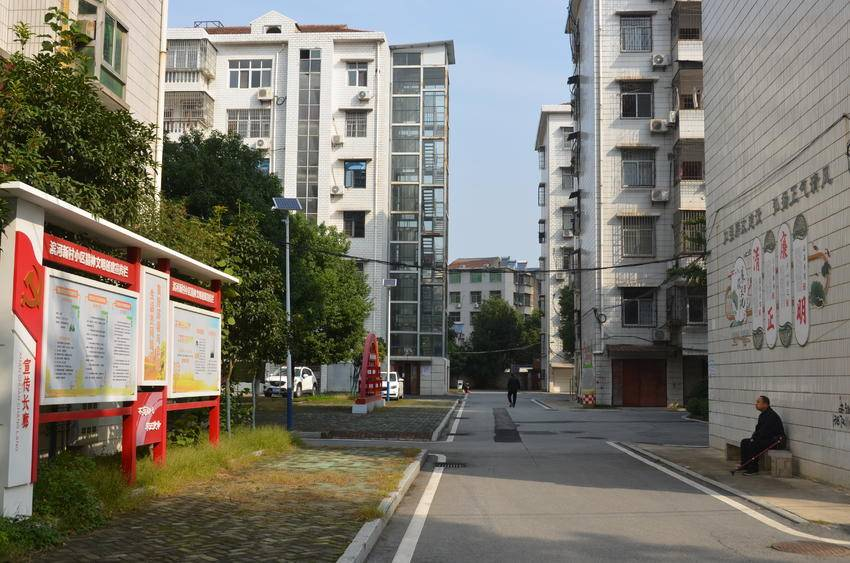 改造后的小区（易荣波 摄）