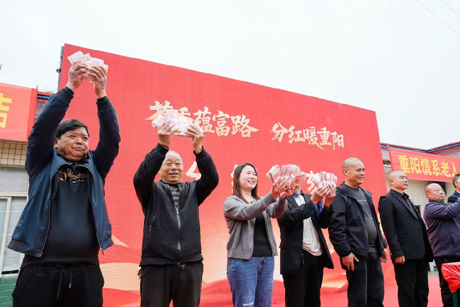 分红现场（古良驹 摄）